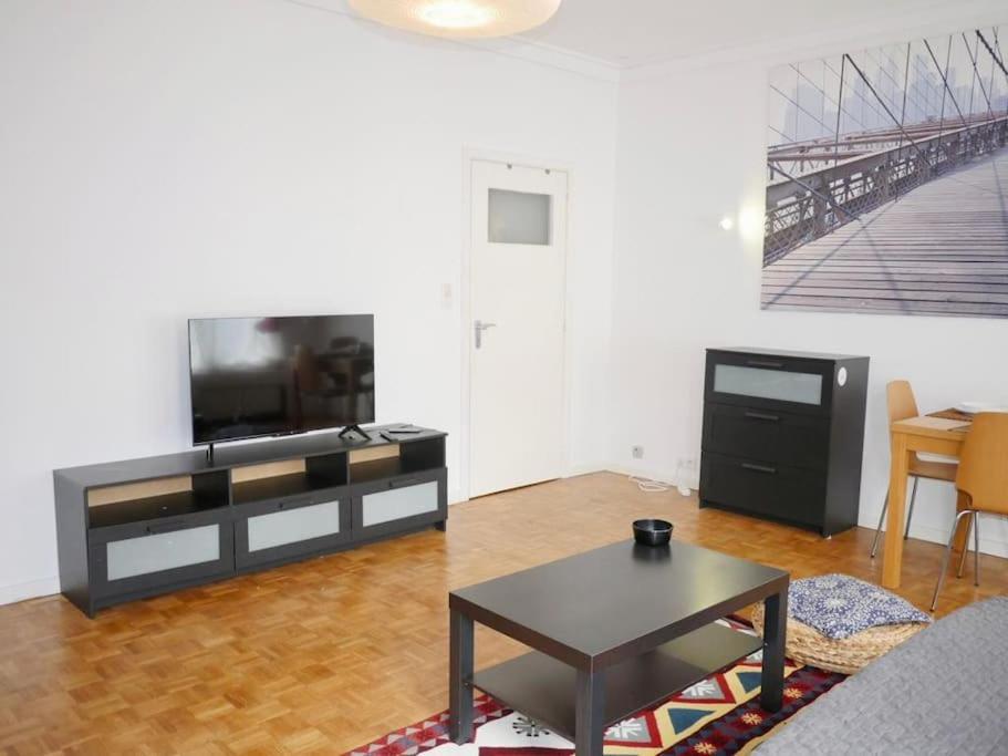 Ixelles: Superbe Appartement, Idealement Situe Bruxelles Exterior foto