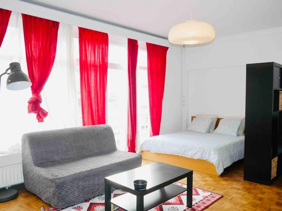 Ixelles: Superbe Appartement, Idealement Situe Bruxelles Exterior foto