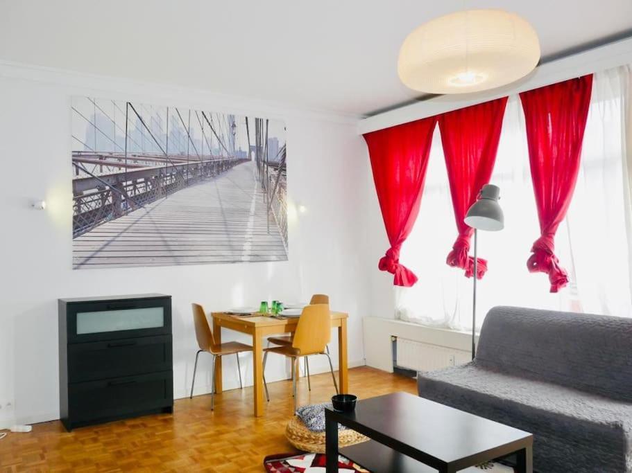 Ixelles: Superbe Appartement, Idealement Situe Bruxelles Exterior foto